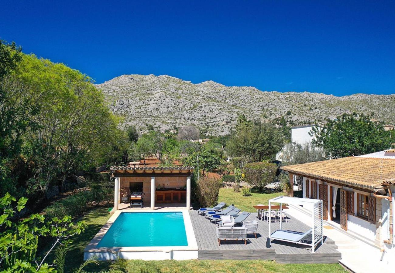 Relax Just Outside Recently Renovated By Renthousing *