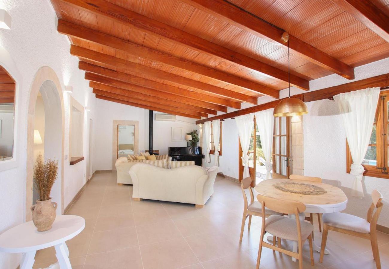 Relax Just Outside Recently Renovated By Renthousing *